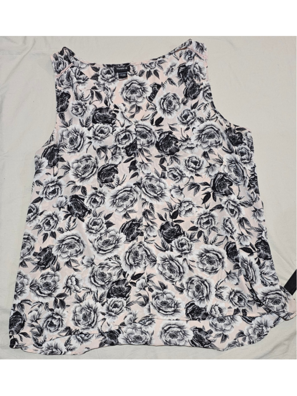 Women's Torrid Floral Tank Top Size 1X Pink Black